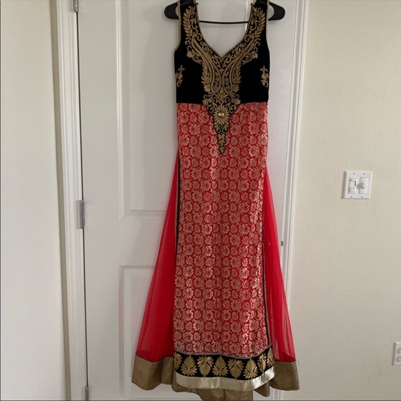 Dresses & Skirts - Elegant Black and Red Embroidered Dress